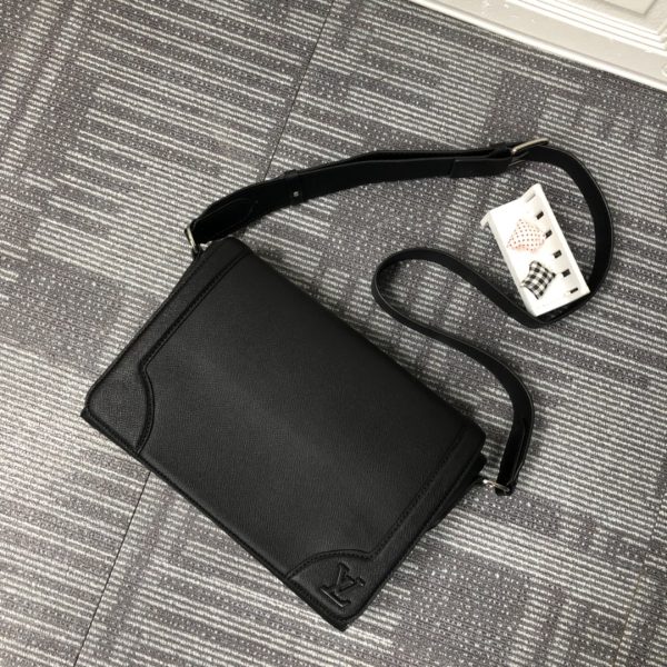 Replica LV New Flap Messenger Bag M30813 - Image 5