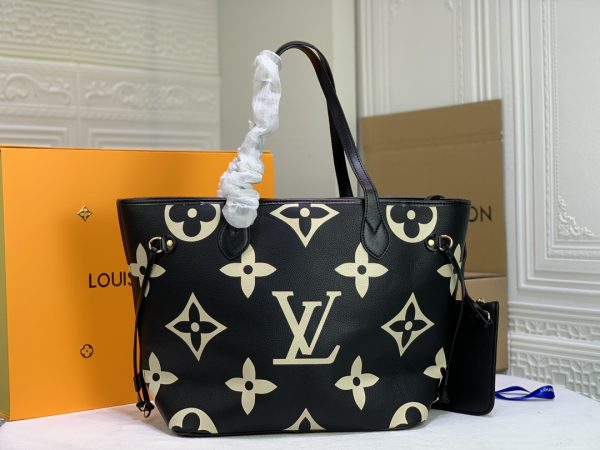Replica LV Neverfull M45679 Tote in White/Black - Image 4