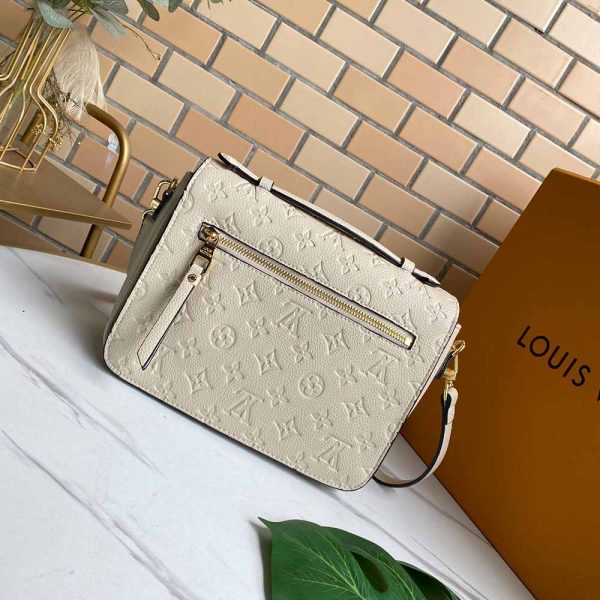 Replica LV Pochette Metis M40780 – Beige, Pink, Black, Navy, Red - Image 5