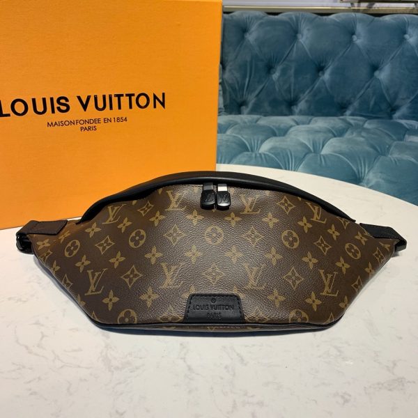 Replica LV Discovery Bumbag M44336 – Stylish & Functional - Image 4