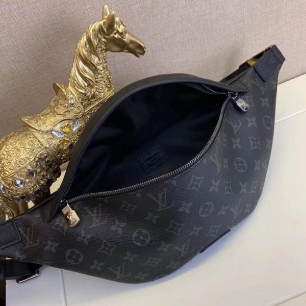 Replica LV Discovery Bumbag M44336 – Stylish & Functional - Image 6