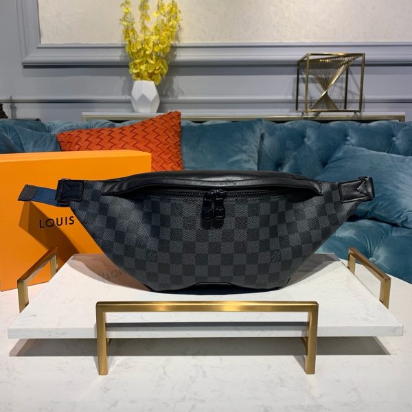 Replica LV Discovery Bumbag M44336 – Stylish & Functional - Image 8