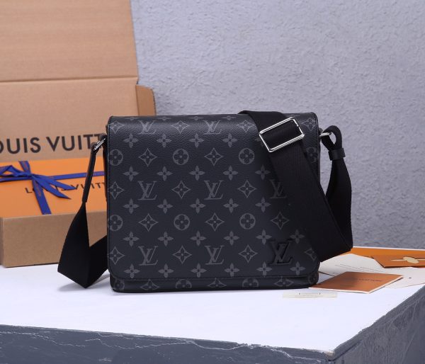 Louis Vuitton District PM Messenger Bag Replica – Stylish & Affordable
