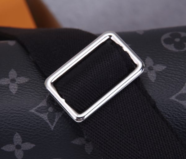 Louis Vuitton District PM Messenger Bag Replica – Stylish & Affordable - Image 5