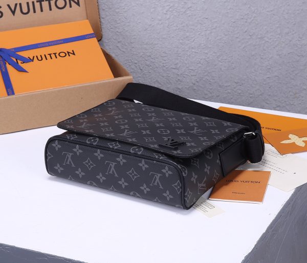 Louis Vuitton District PM Messenger Bag Replica – Stylish & Affordable - Image 6