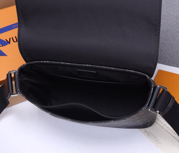 Louis Vuitton District PM Messenger Bag Replica – Stylish & Affordable - Image 7