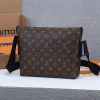 Best Replicas Bags - Authentic-Style LV Magnetic Messenger Bag – Louis Vuitton Replica Shop For Best Louis Vuitton LV Replica Bags With Cheap Price