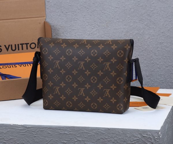 Authentic-Style LV Magnetic Messenger Bag – Louis Vuitton Replica - Image 2