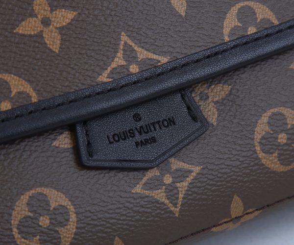 Authentic-Style LV Magnetic Messenger Bag – Louis Vuitton Replica - Image 3