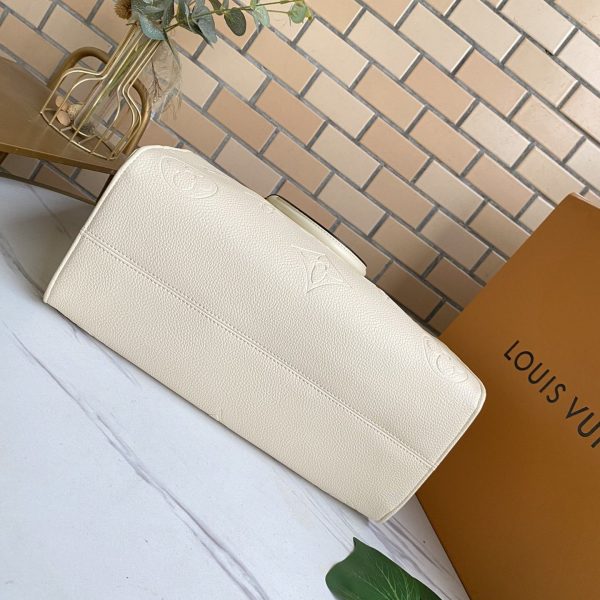 Replica LV Onthego MM Tote Bag in 6 Stylish Designs - Image 12