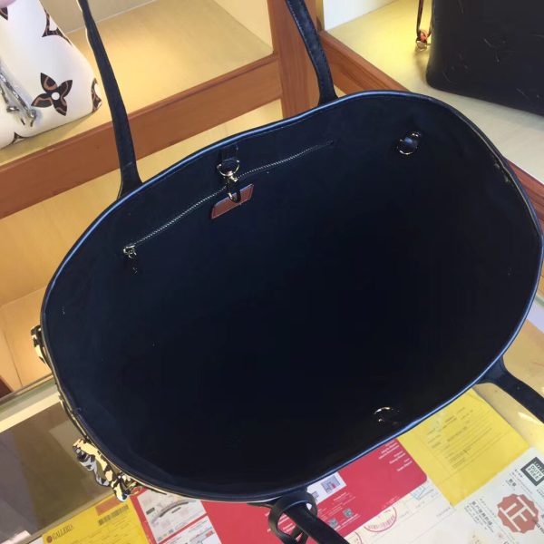 Replica LV Neverfull MM Tote in Black & White - Image 10