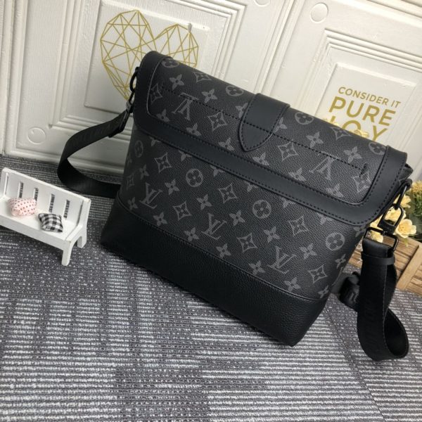 Replica LV Saumur M45911 Messenger – Timeless Style - Image 3