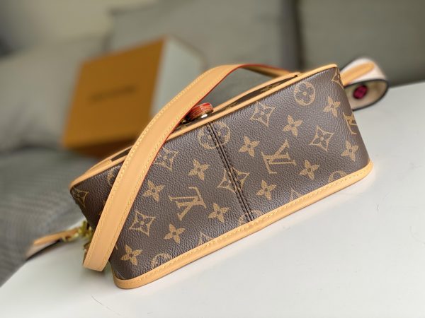 Replica Louis Vuitton Diane M45985 Crossbody Bag - Image 4