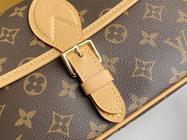 Replica Louis Vuitton Diane M45985 Crossbody Bag - Image 6