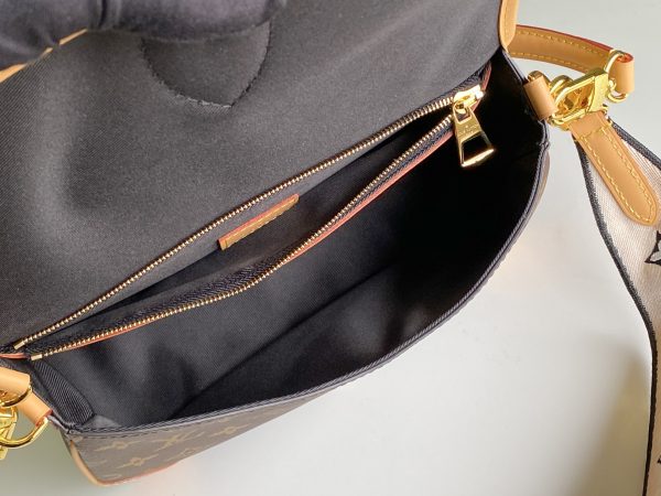 Replica Louis Vuitton Diane M45985 Crossbody Bag - Image 8