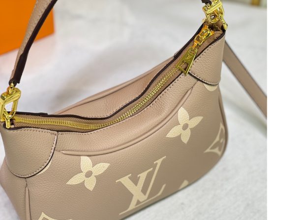 LV Replica Bagatelle Mini Hobo – Luxury Style, Affordable Elegance - Image 9