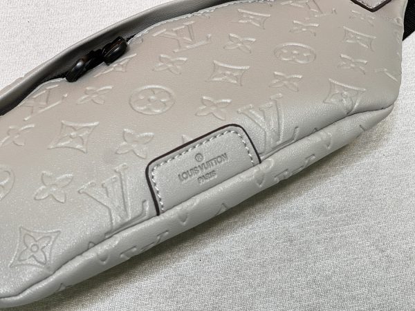 Louis Vuitton Discovery Bumbag PM Grey - Replica - Image 4