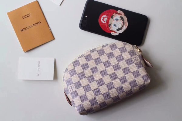 Replica LV Cosmetic Pouch M47515 – Stylish & Compact Design - Image 7
