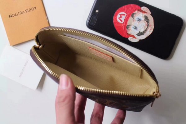 Replica LV Cosmetic Pouch M47515 – Stylish & Compact Design - Image 6