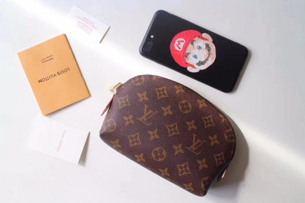 Replica LV Cosmetic Pouch M47515 – Stylish & Compact Design