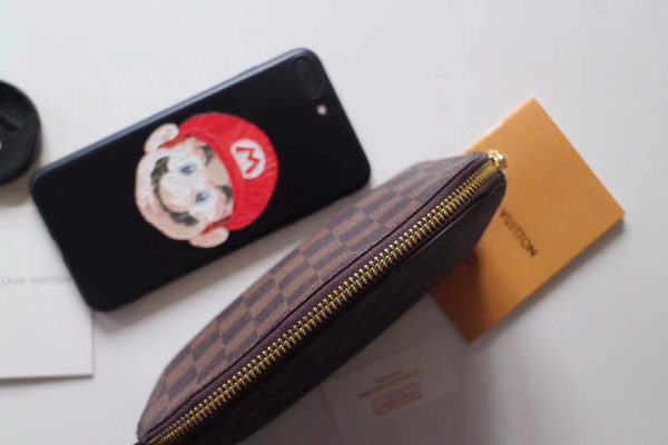 Replica LV Cosmetic Pouch M47515 – Stylish & Compact Design - Image 5