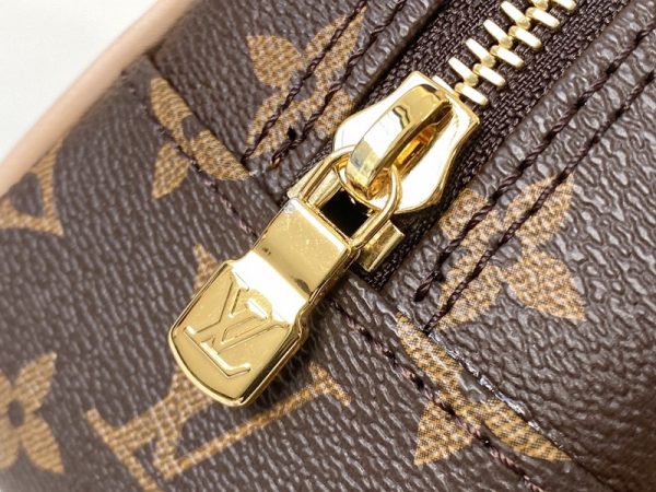 Louis Vuitton Toiletry Bag 25 Replica M47527 - Image 4