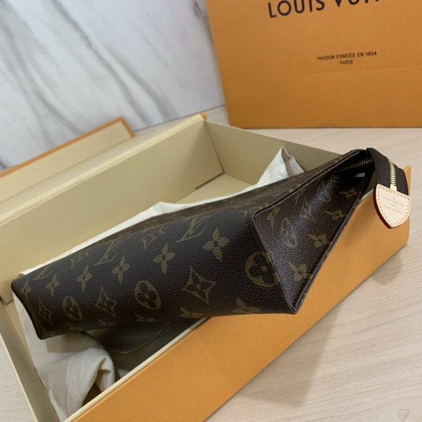 Louis Vuitton Replica Toiletry Pouch 26 Stylish & Durable - Image 6