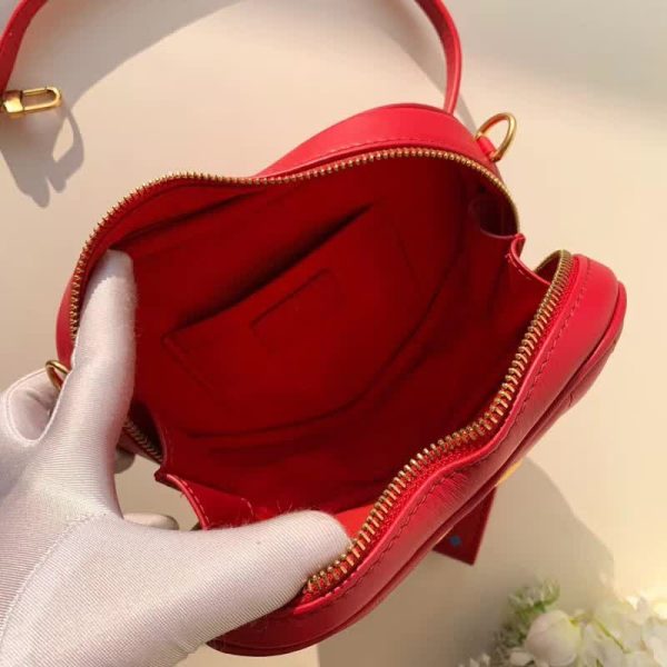 AAA Replica Louis Vuitton New Wave Heart Bag - Image 4