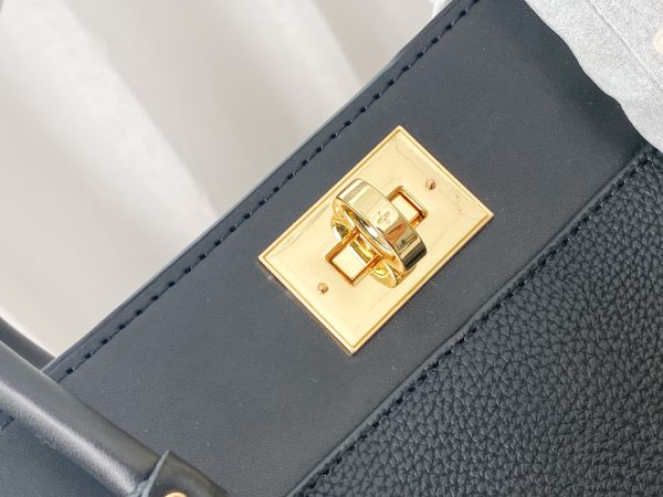 Replica Louis Vuitton On My Side M53824 Handbag - Image 6
