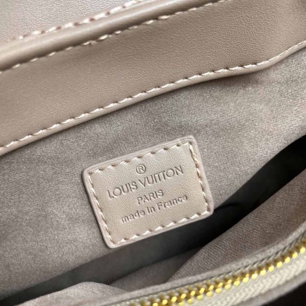 Replica Louis Vuitton New Wave Chain Tote M53937 Bag - Image 12