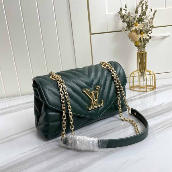 Replica Louis Vuitton New Wave Chain Tote M53937 Bag - Image 17