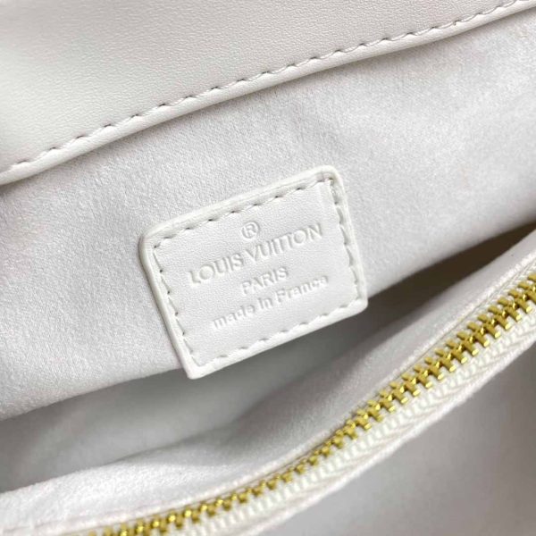 Replica Louis Vuitton New Wave Chain Tote M53937 Bag - Image 24