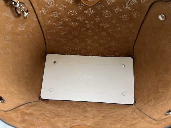 Replica Louis Vuitton Hina MM Bag in Black/Beige/Pink/White - Image 15