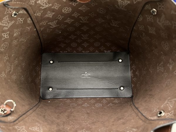 Replica Louis Vuitton Hina MM Bag in Black/Beige/Pink/White - Image 5