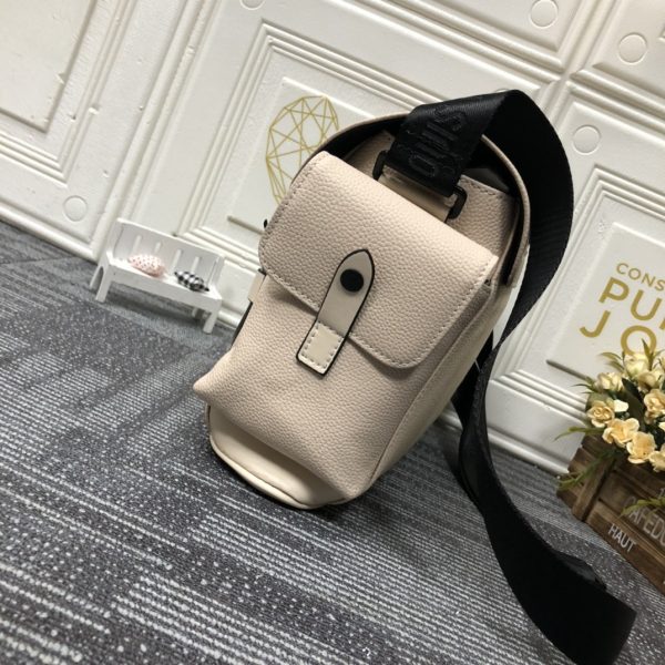 Replica LV Christopher Messenger Backpack, Stylish & Functional - Image 13