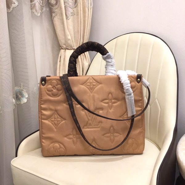 Replica Louis Vuitton Onthego GM Tote in Beige | Stylish & Spacious - Image 2