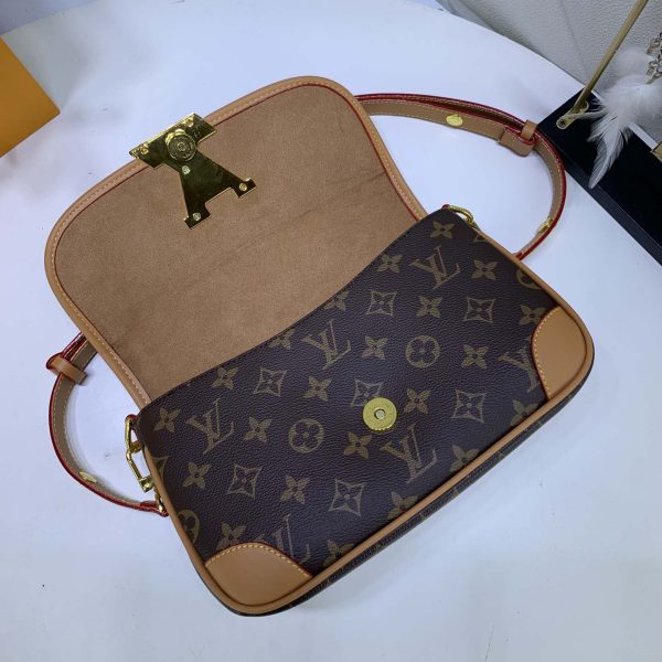 Louis Vuitton Buci Crossbody Bag – Stylish Daily Essential - Image 4