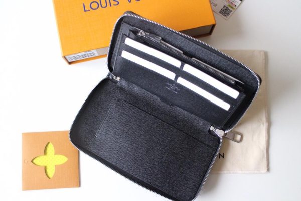 Replica Louis Vuitton Zippy Men’s Organizer Wallet - Image 3