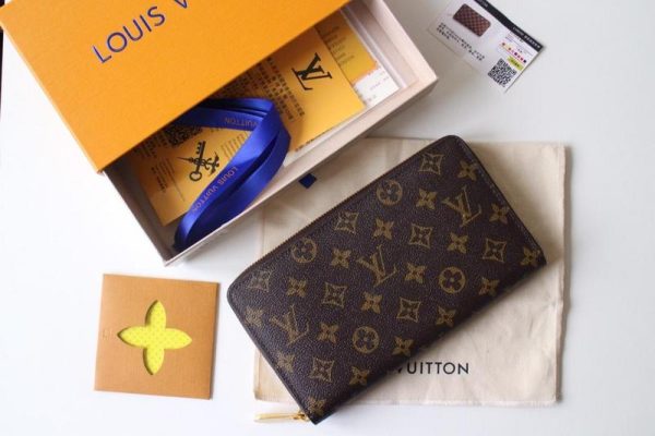 Replica Louis Vuitton Zippy Men’s Organizer Wallet