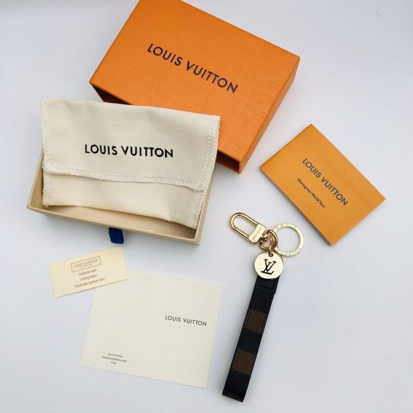 LV Dragonne Key Holder & Bag Charm - Stylish Replica Accessory - Image 4