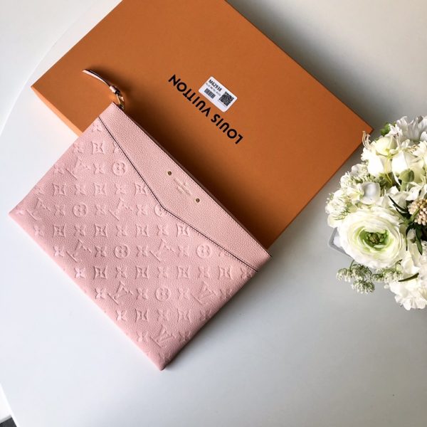 Stylish Replica Louis Vuitton Daily Pouch M62937 - Image 2