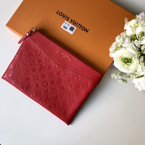Stylish Replica Louis Vuitton Daily Pouch M62937 - Image 4