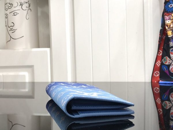 Replica Louis Vuitton Brazza Wallet - Blue Sky Style - Image 2