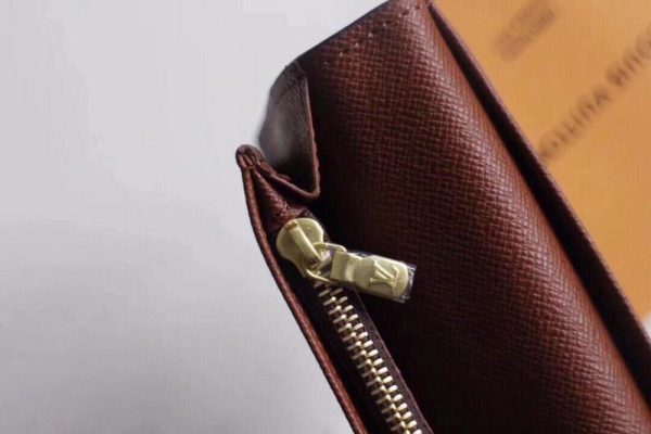 Louis Vuitton Brazza Replica Wallet M66540 | Stylish Designer Copy - Image 5