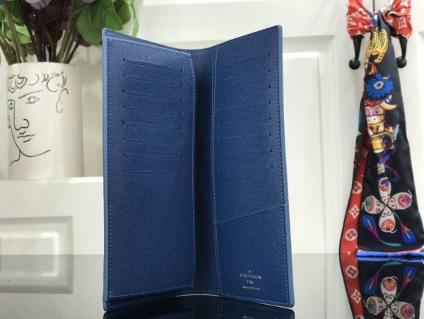 Replica Louis Vuitton Brazza Wallet - Blue Sky Style - Image 7