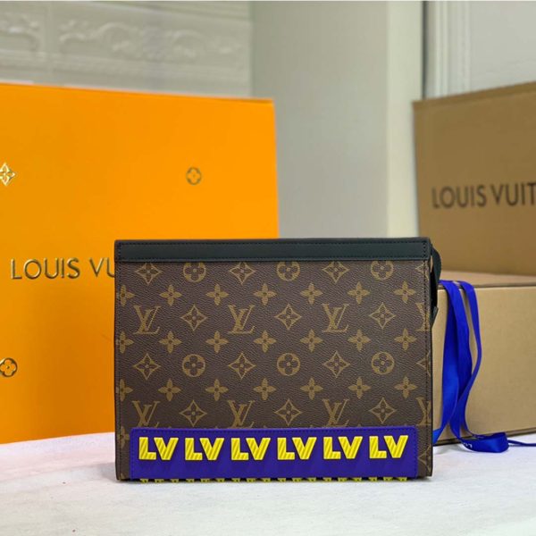 Replica LV Rubber Toiletry Pouch 26 - M66601 - Stylish & Durable - Image 2
