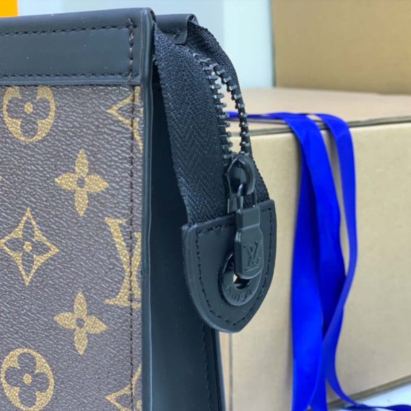 Replica LV Rubber Toiletry Pouch 26 - M66601 - Stylish & Durable - Image 4