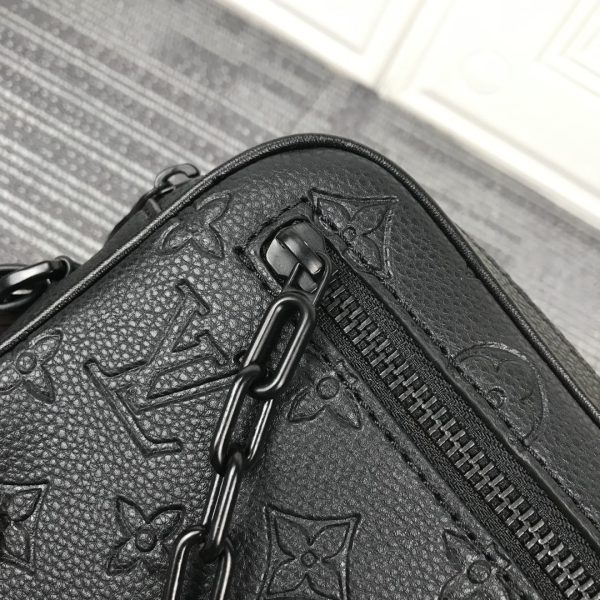 Replica LV Pochette Volga M68321 Luxury Clutch Bag - Image 21