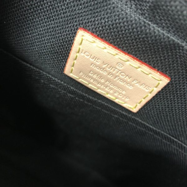Replica Louis Vuitton 3-in-1 Trio Pochette Messenger Bag - Image 9