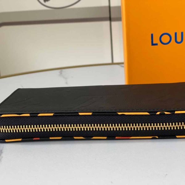 Replica Louis Vuitton Leopard Zippy Wallet M80685 - Image 11